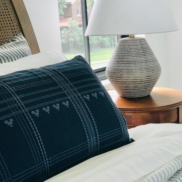 Studio McGee Threshold ceramic table lamp tan - Picture 6 of 7